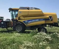 Lichidator judiciar vand Combina New Holland TC5.80 + accesorii.