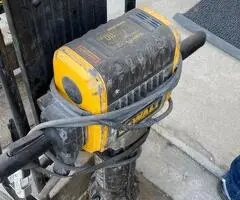 Ciocan demolator DeWALT 2100W