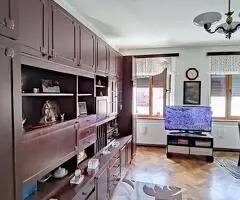 Zona Iuliu Maniu - 15 Noiembrie, apartament in casa, terasa si garaj.