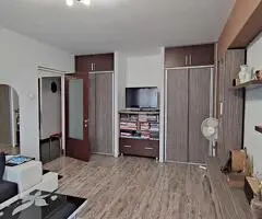 Apartament spatios cu 3 camere, etaj intermediar, Vlahuta.