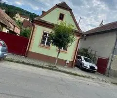 Casa aproape de centru, zona linistita